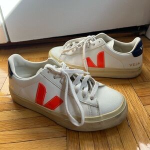 VEJA Sneakers size US 6/EUR 37